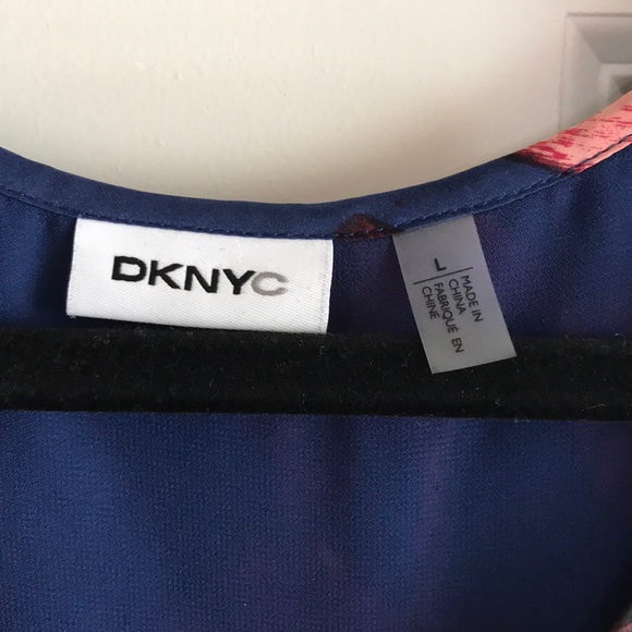 DKNYC Sleeveless Top - Picture 2 of 4